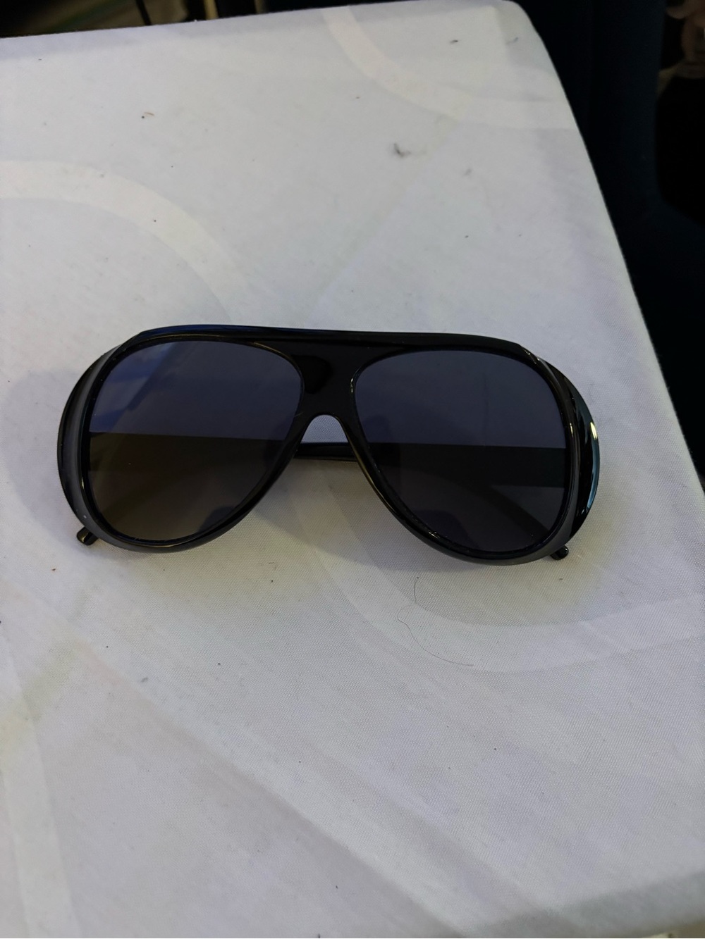 Retro Oversized Black Aviator Sunglasses UV400